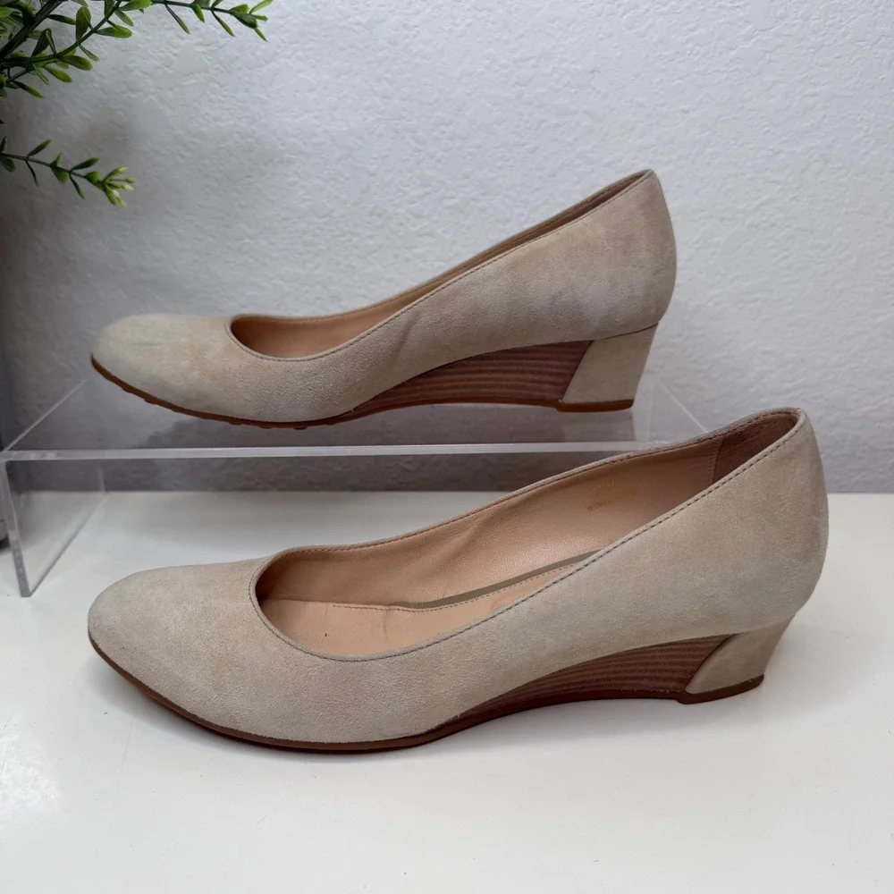 Tod's Wedge Pumps Womens Beige Suede Round Toe Italian Luxury Classic 37.5/7.5